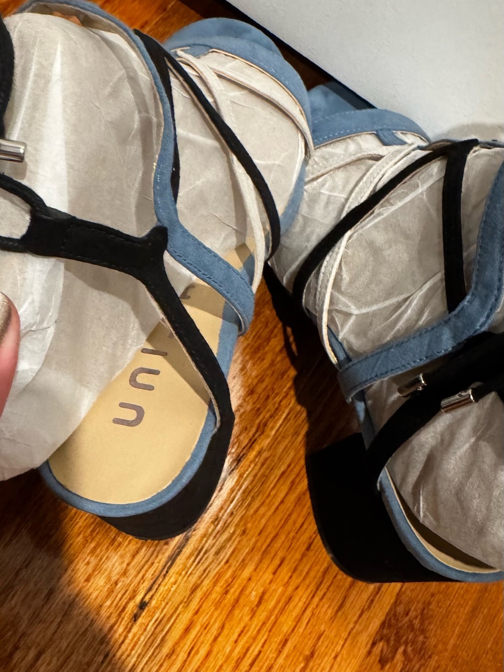 Unisa Multicolor Suede Strappy Block Heel Sandals Blue Gray Black 9.5M - Picture 4 of 6